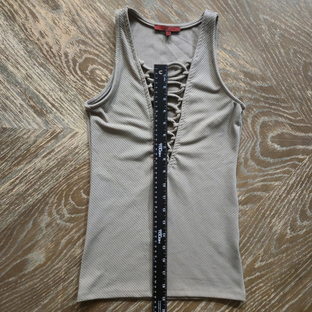 Red by BKE Taupe Ribbed Lace-Up Front Tank Top Women’s Small Stretch Knit - Picture 4 of 6